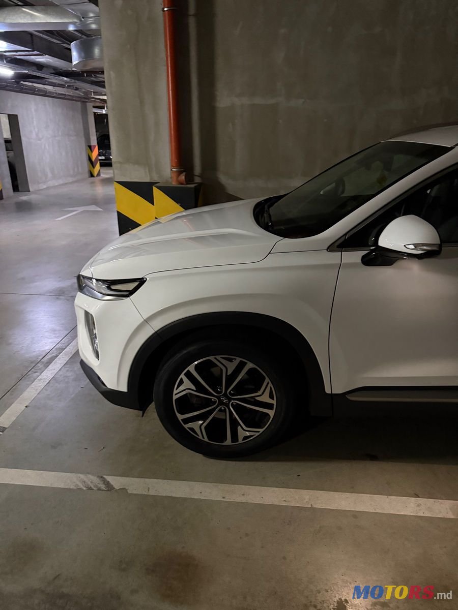 2019' Hyundai Santa Fe photo #4
