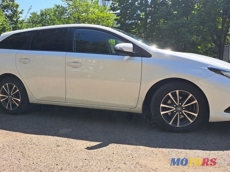 2017' Toyota Auris photo #5