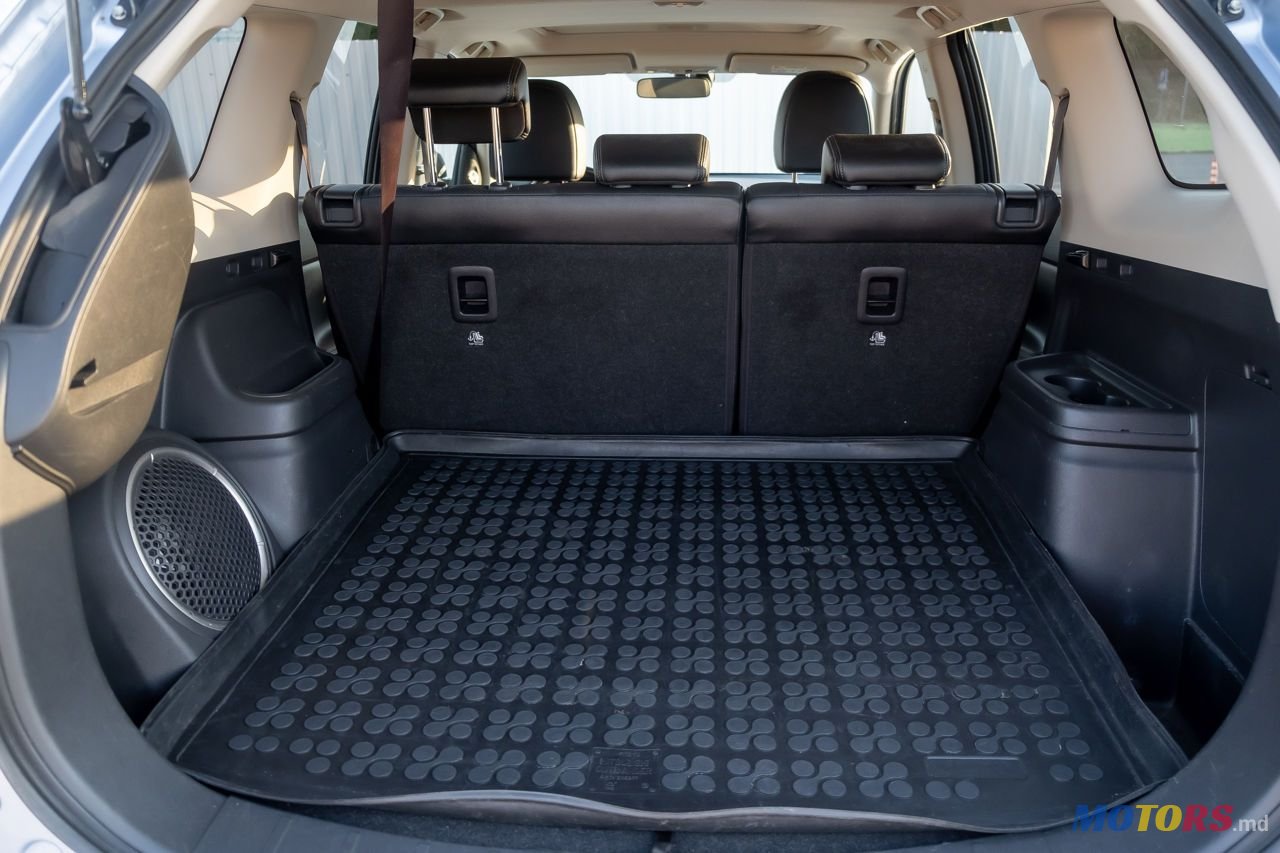 2013' Mitsubishi Outlander photo #5