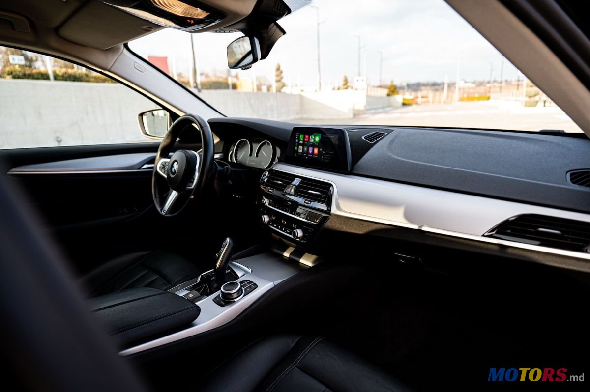 2020' BMW 5 Series photo #5