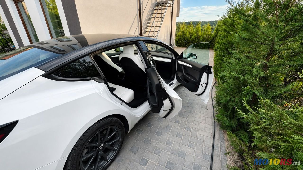 2022' Tesla Model 3 photo #2