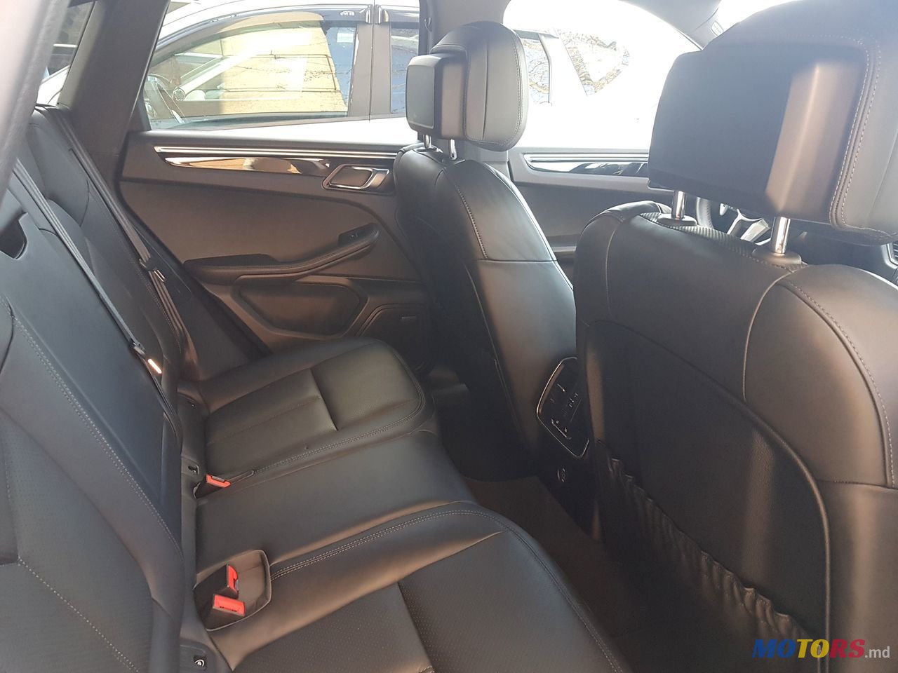 2018' Porsche Macan photo #4