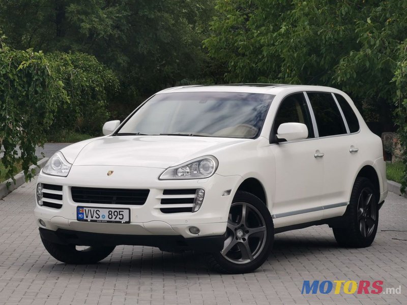 2009' Porsche Cayenne photo #2