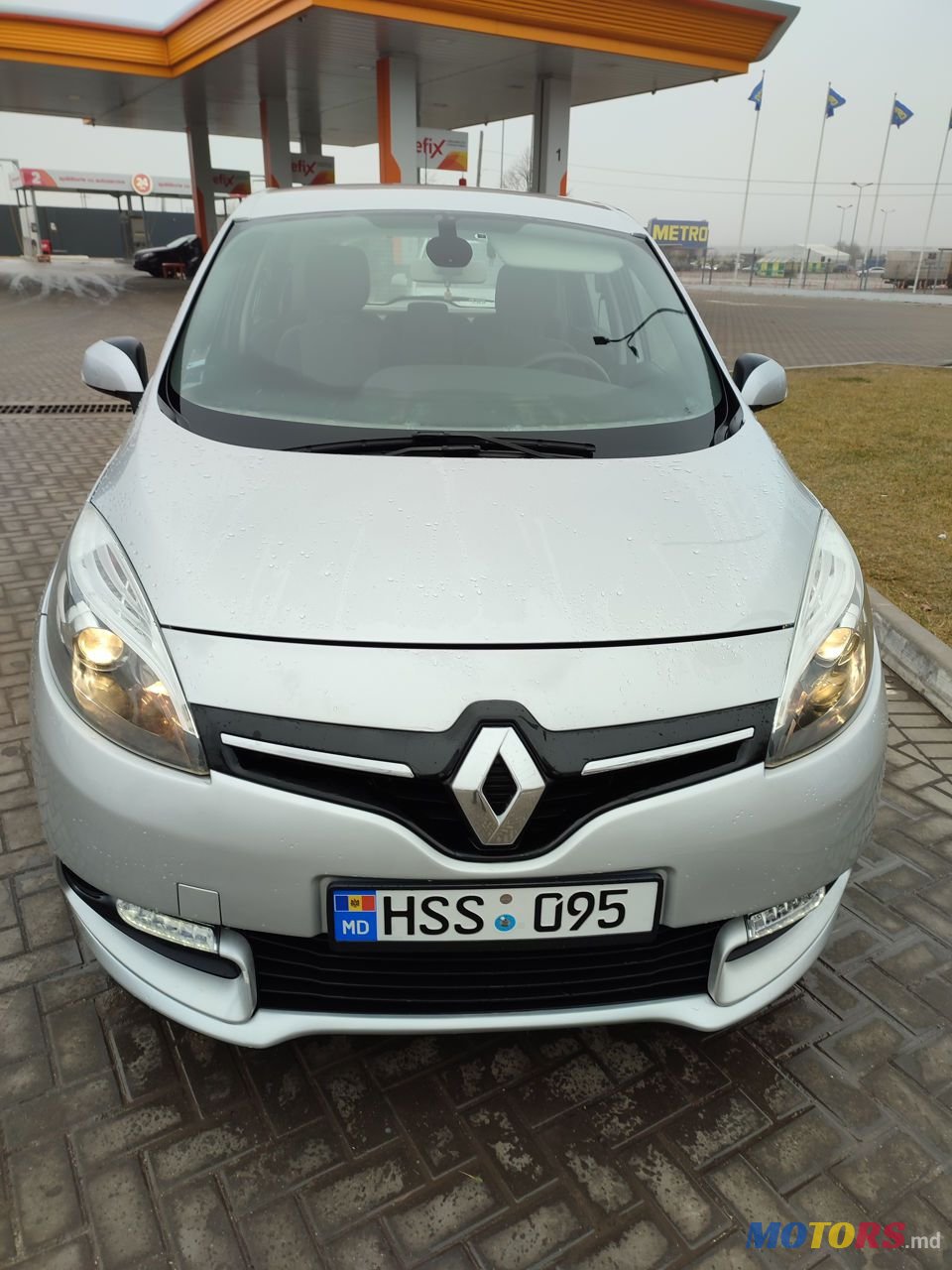 2012' Renault Scenic photo #6