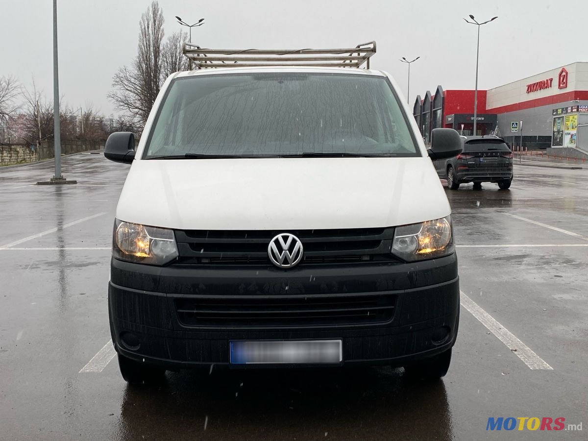 2013' Volkswagen Transporter photo #3