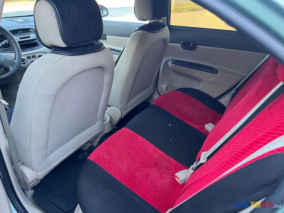 2008' Hyundai Accent photo #4