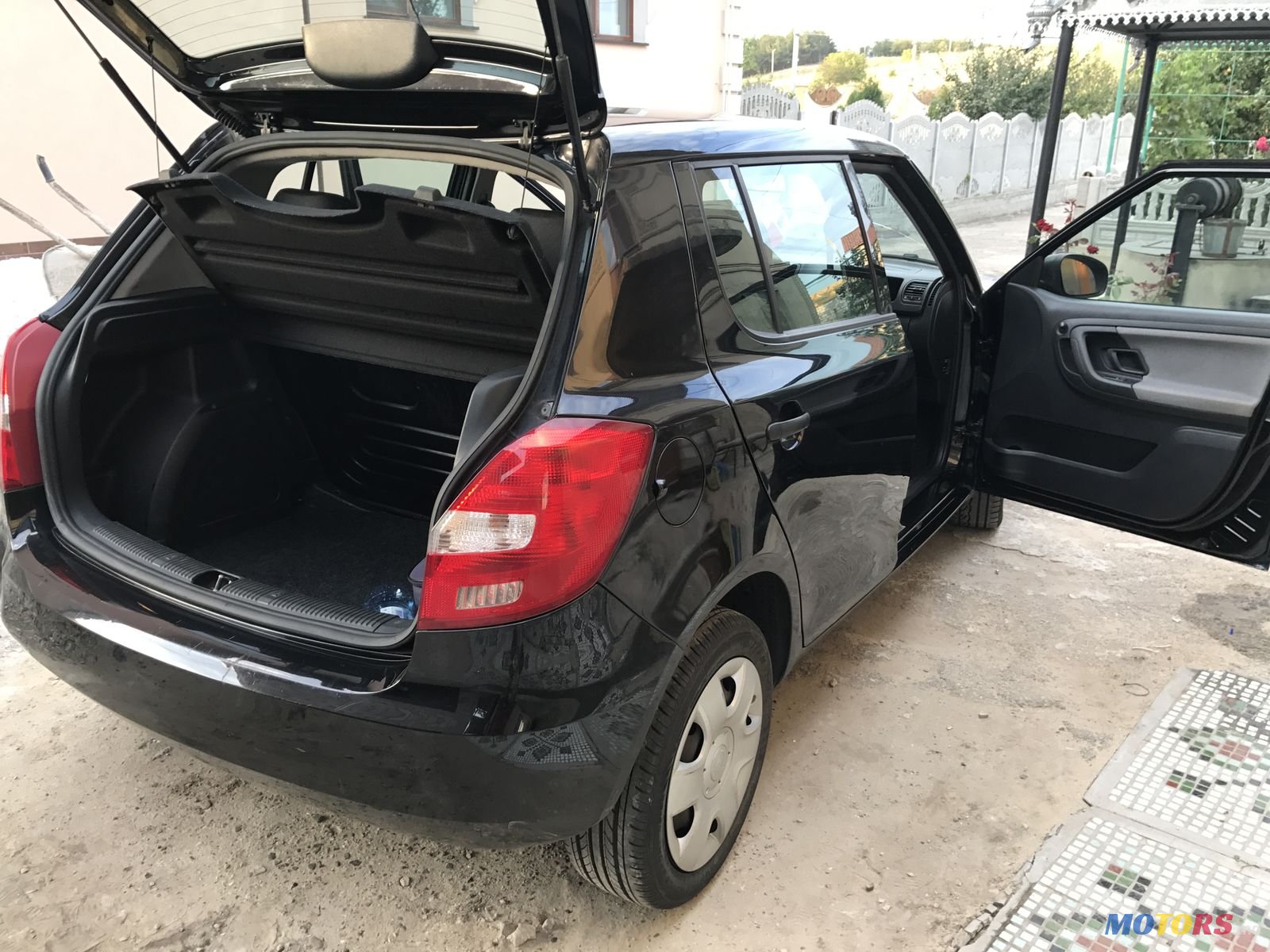 2009' Skoda Fabia photo #2