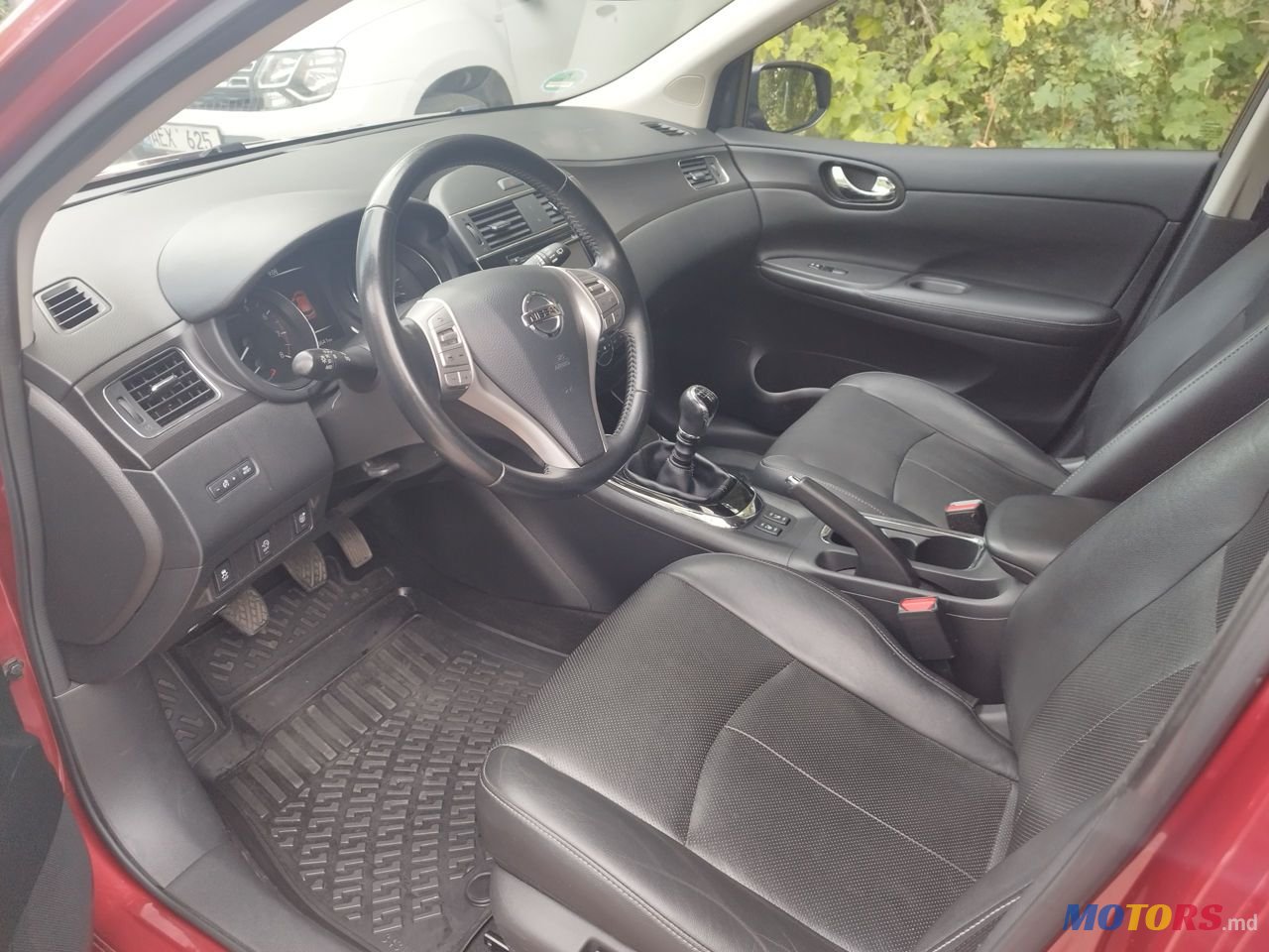 2016' Nissan Pulsar photo #2