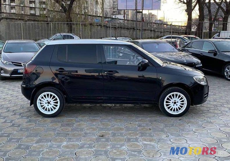 2008' Skoda Fabia photo #1