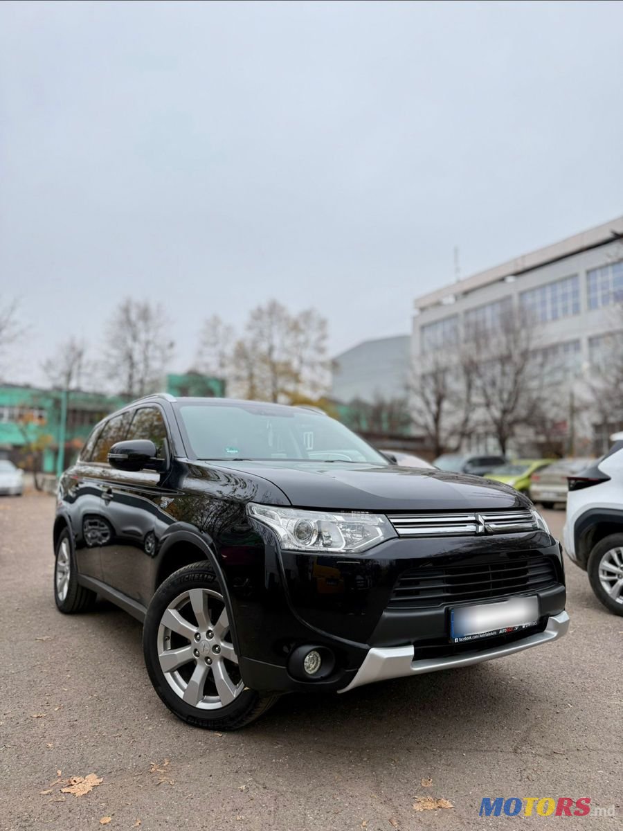 2014' Mitsubishi Outlander photo #1