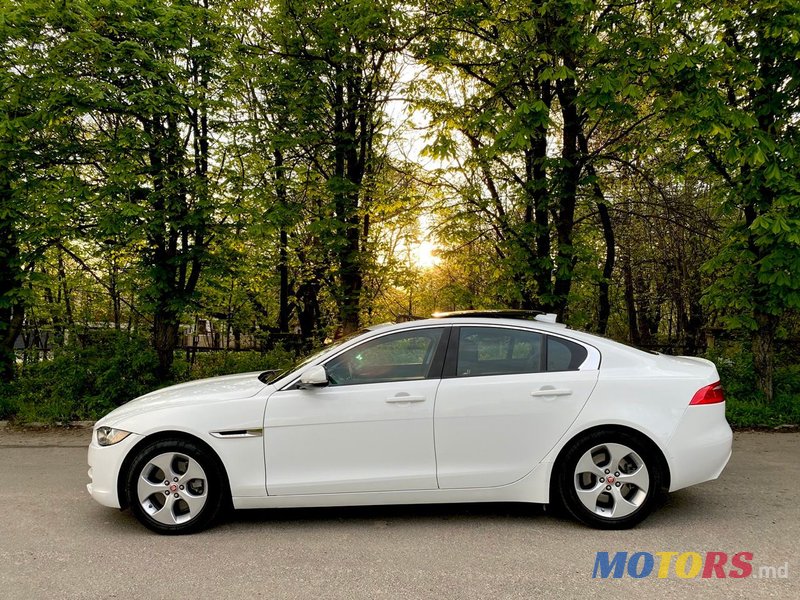 2016' Jaguar XE photo #2