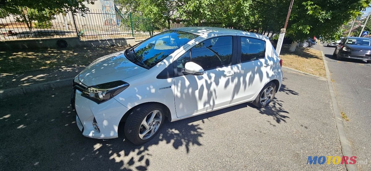 2015' Toyota Yaris photo #3