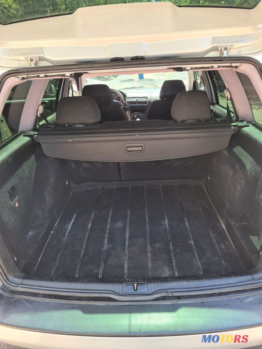 2000' Volkswagen Golf photo #6