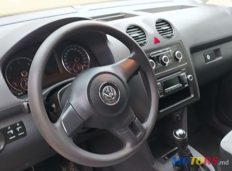 2013' Volkswagen Caddy photo #5