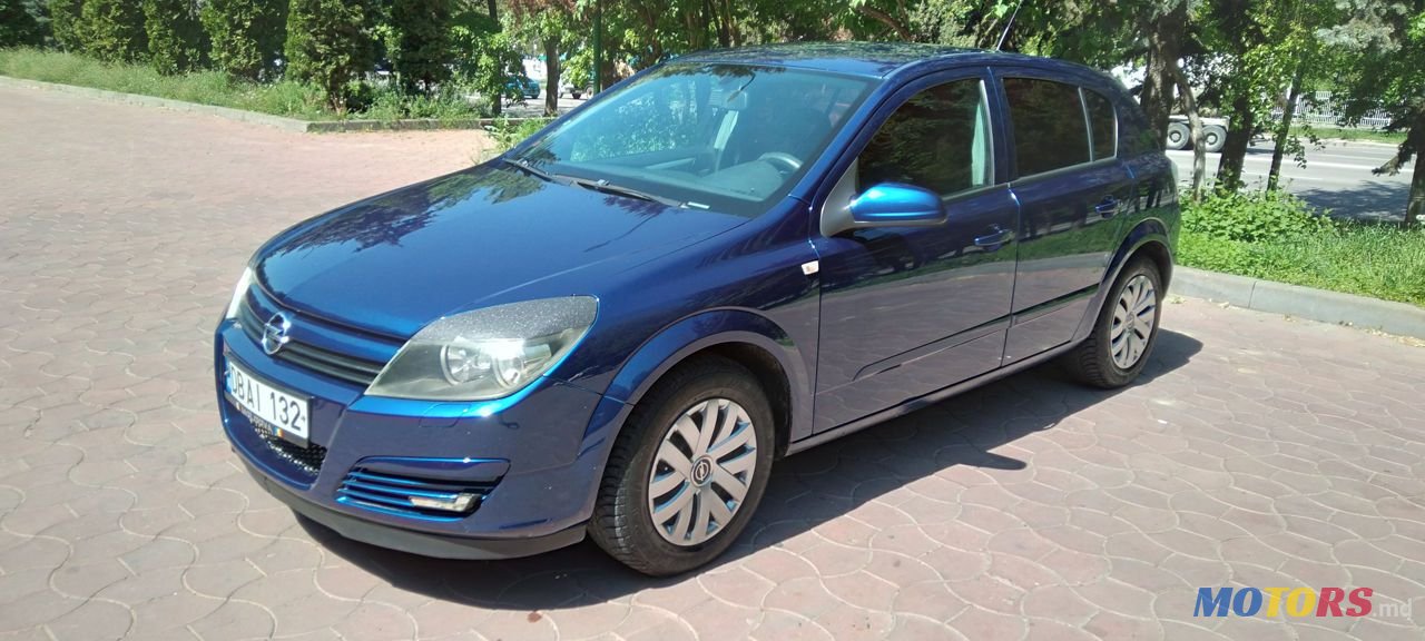 2005' Opel Astra photo #1