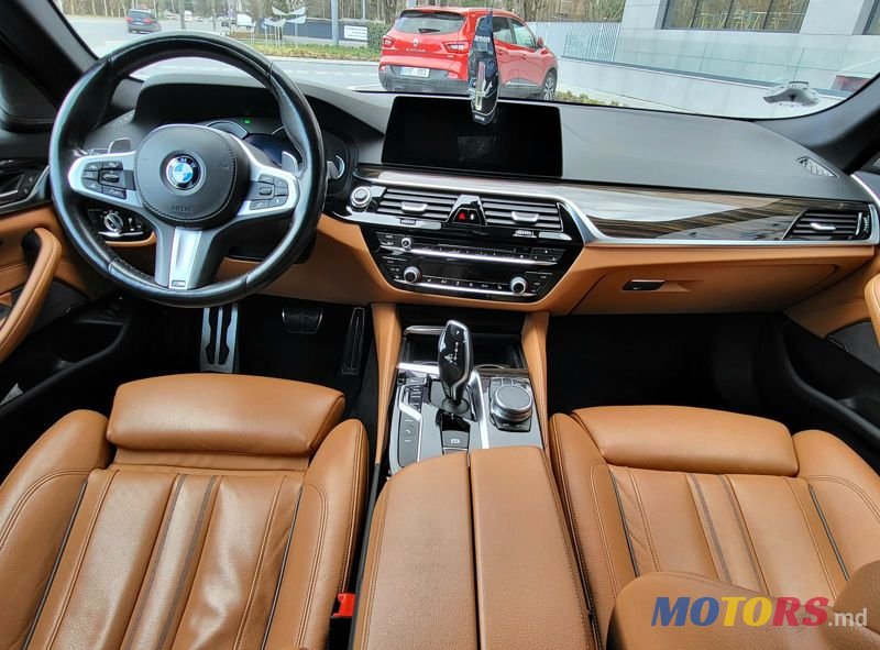 2017' BMW 5 Series photo #6