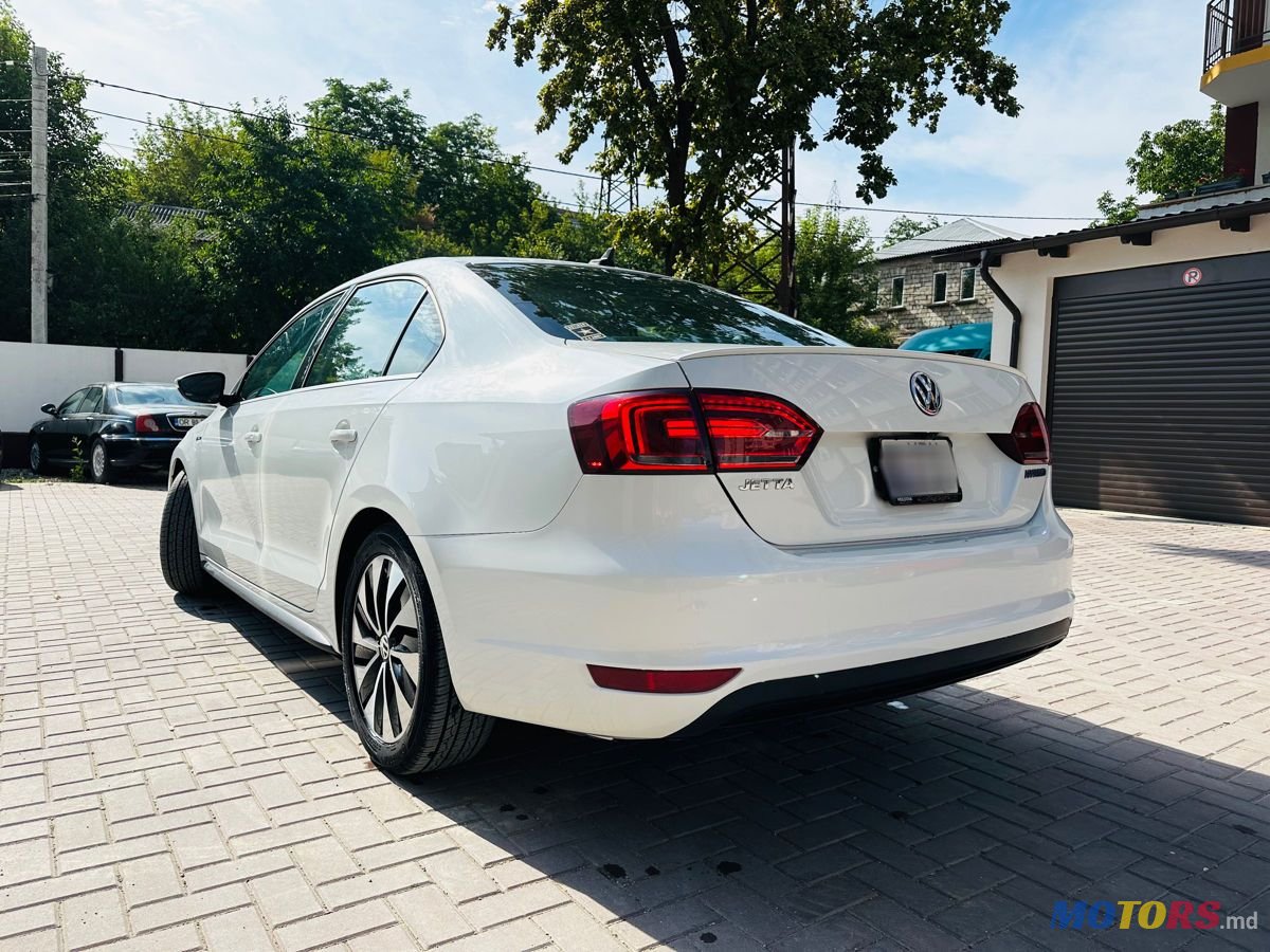 2014' Volkswagen Jetta photo #3