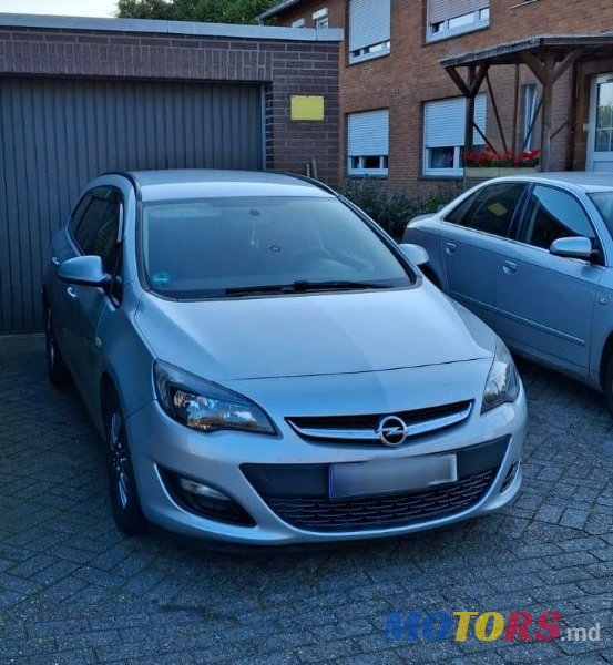 2013' Opel Astra photo #6