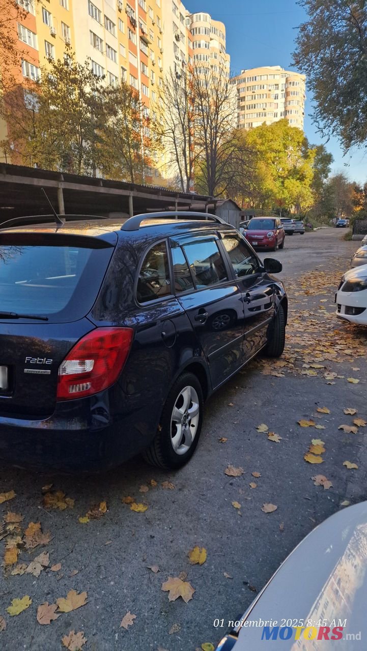 2012' Skoda Fabia photo #5