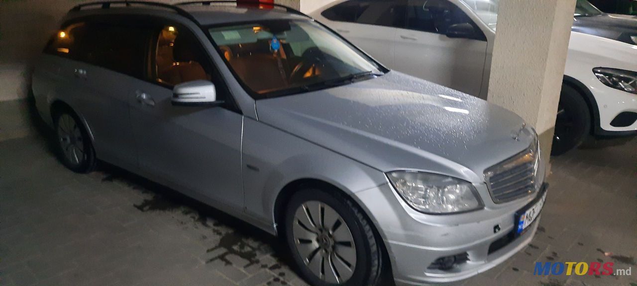 2010' Mercedes-Benz C Класс photo #3