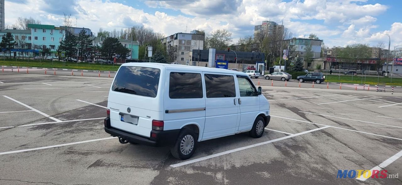 2003' Volkswagen Transporter photo #3