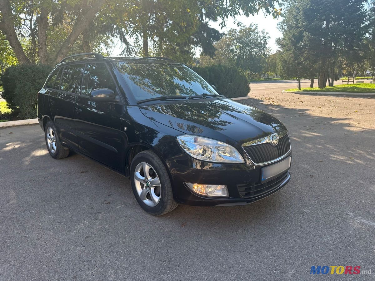 2013' Skoda Fabia photo #2