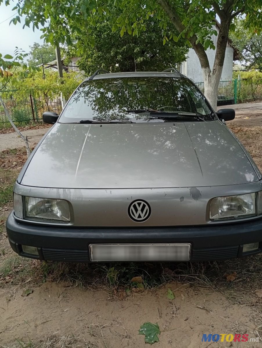 1993' Volkswagen Passat photo #2