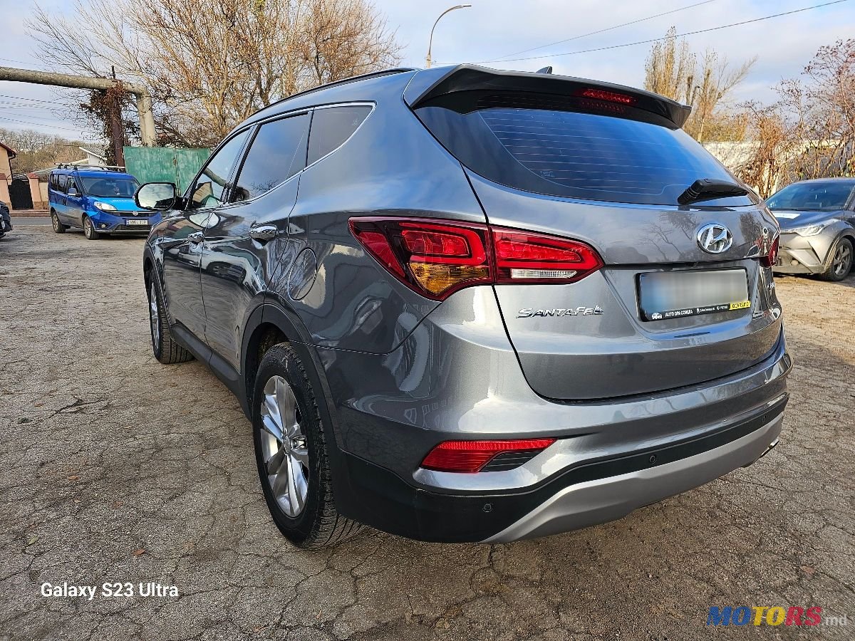 2016' Hyundai Santa Fe photo #5