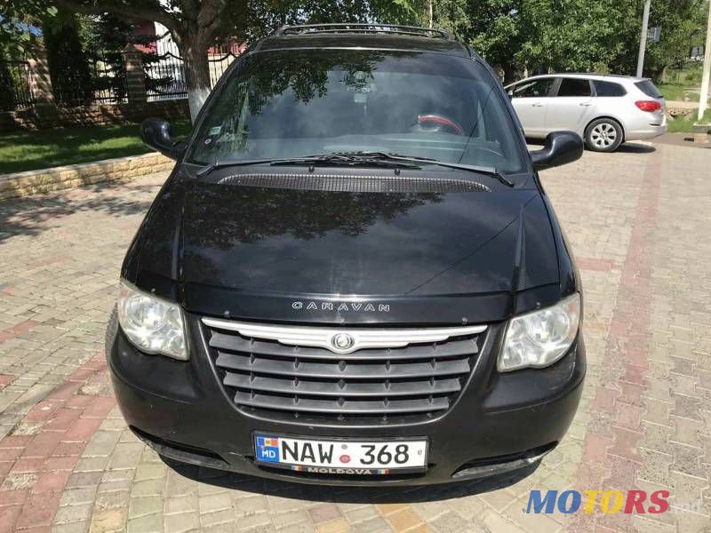 2004' Chrysler Voyager photo #3