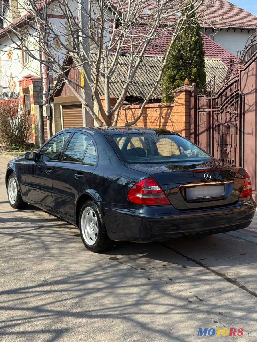 2005' Mercedes-Benz E-Class photo #3