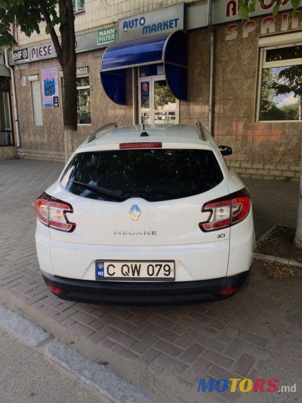 2011' Renault Megane photo #2