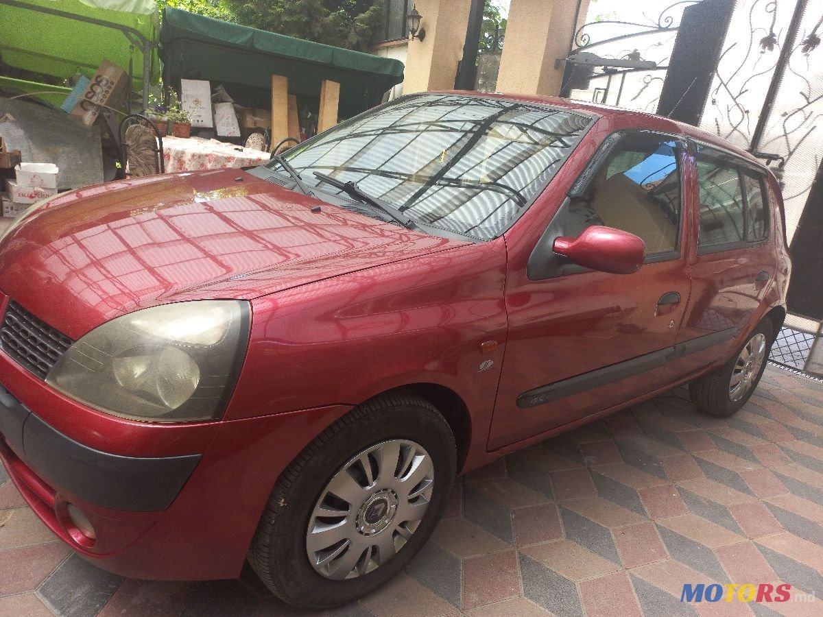 2002' Renault Clio photo #4