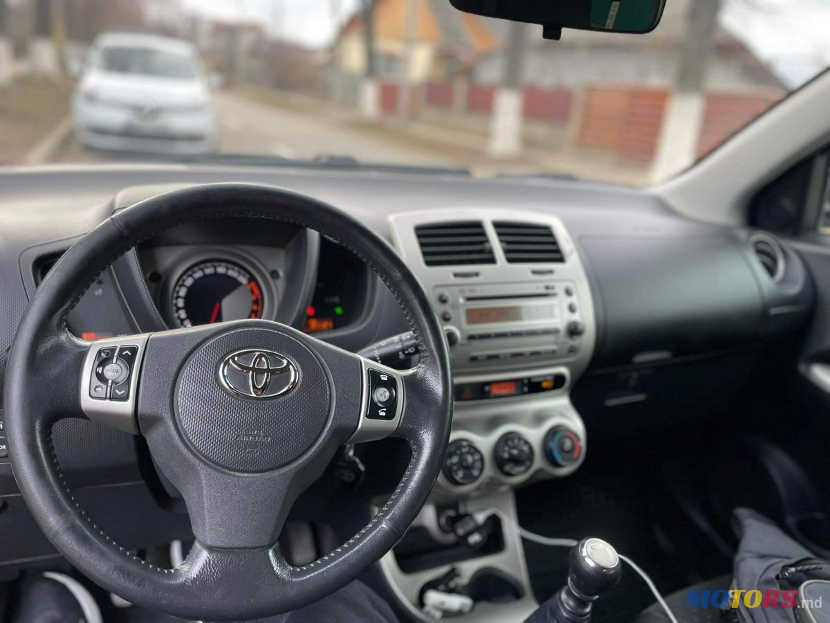 2010' Toyota Urban Cruiser photo #6