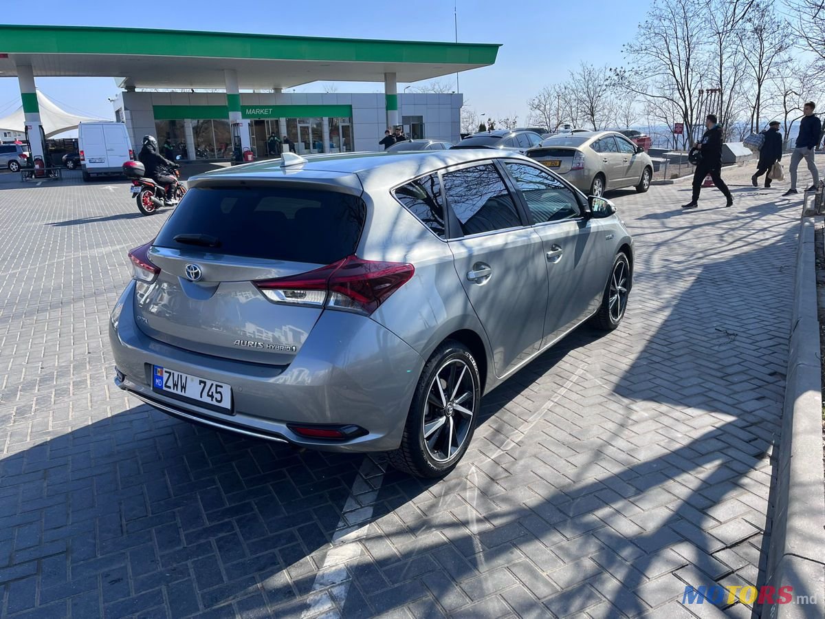 2017' Toyota Auris photo #5