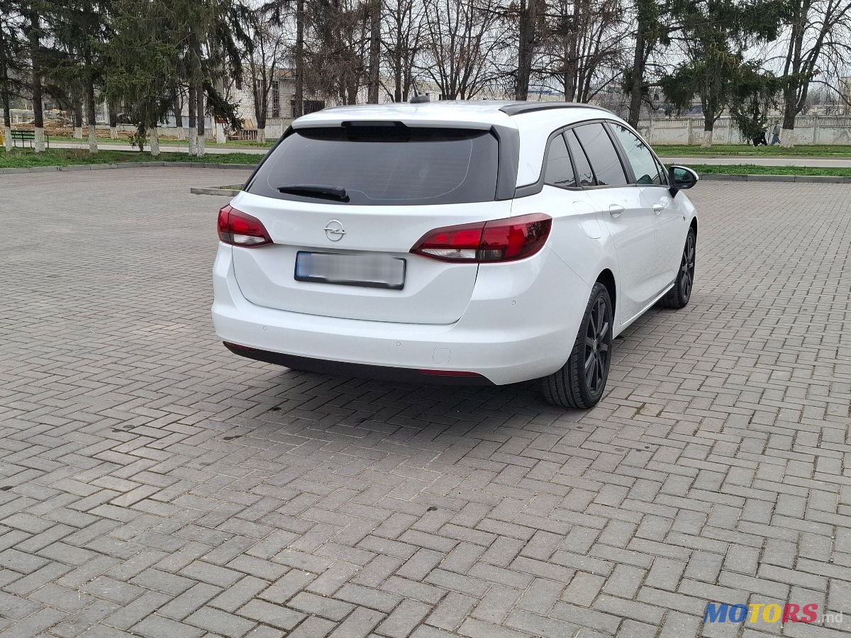 2020' Opel Astra photo #3