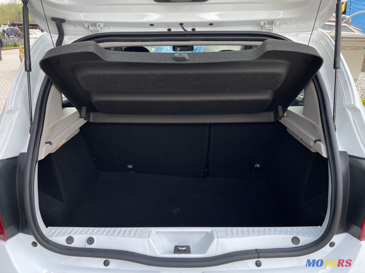 2014' Dacia Sandero photo #5