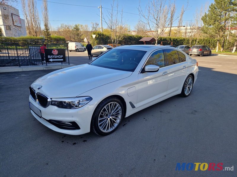 2018' BMW 5 Series photo #2