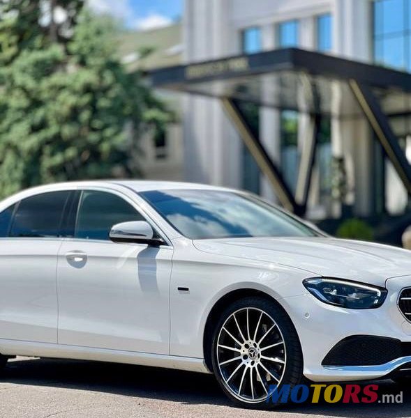 2021' Mercedes-Benz E-Class photo #1