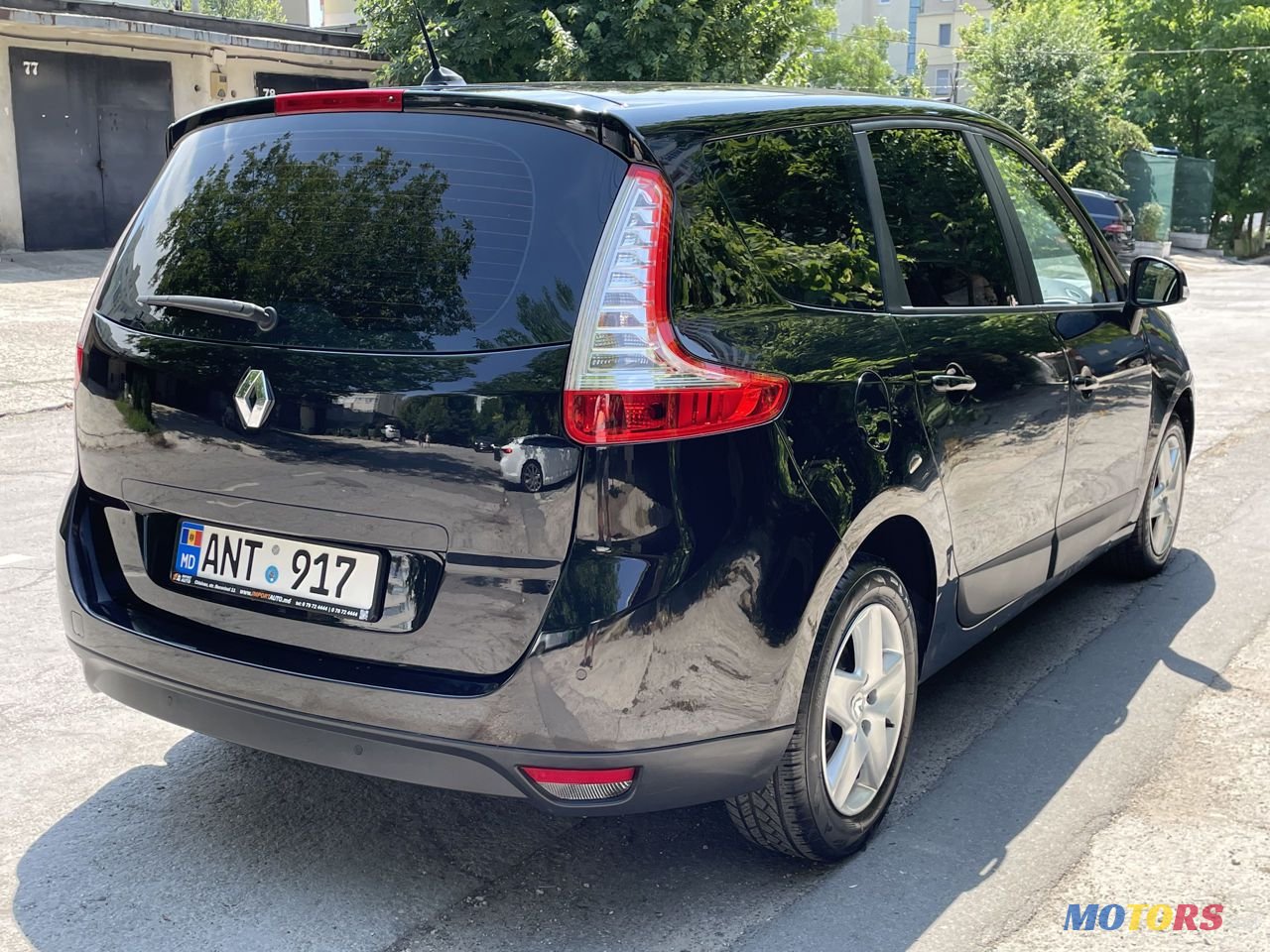 2012' Renault Grand Scenic photo #3