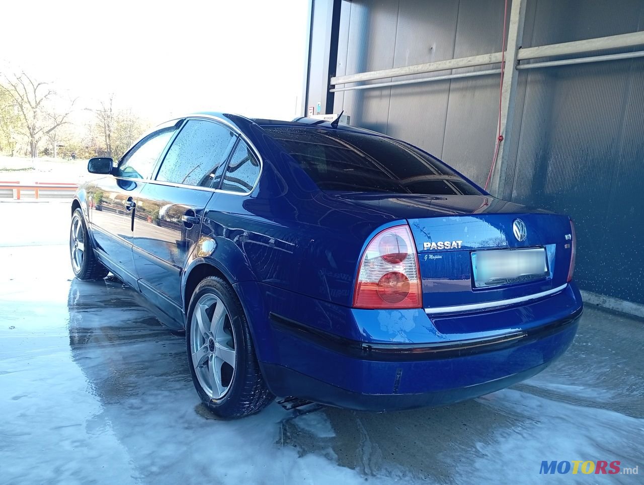 2001' Volkswagen Passat photo #5