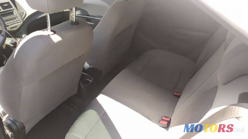 2012' Chevrolet Aveo photo #5