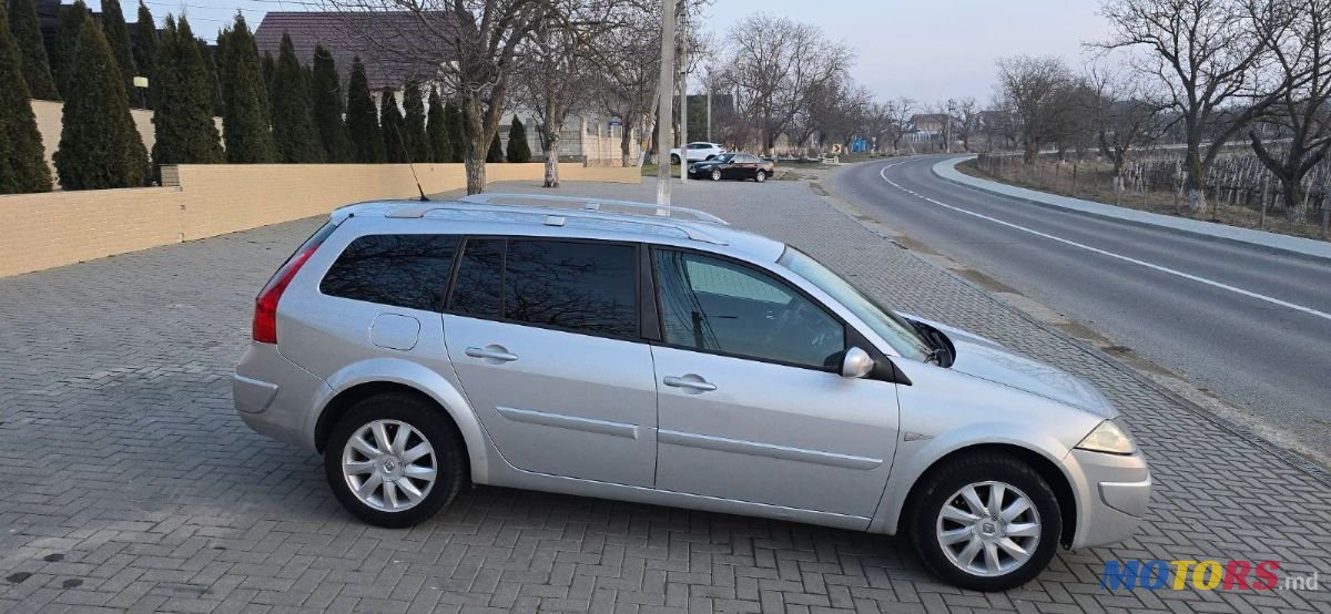 2008' Renault Megane photo #3