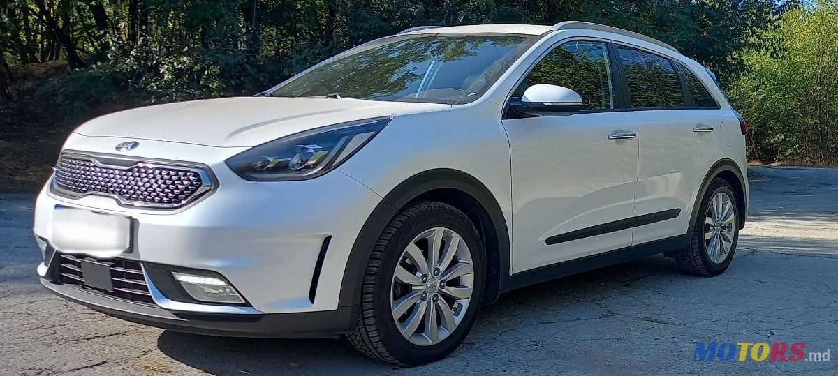 2017' Kia Niro photo #2