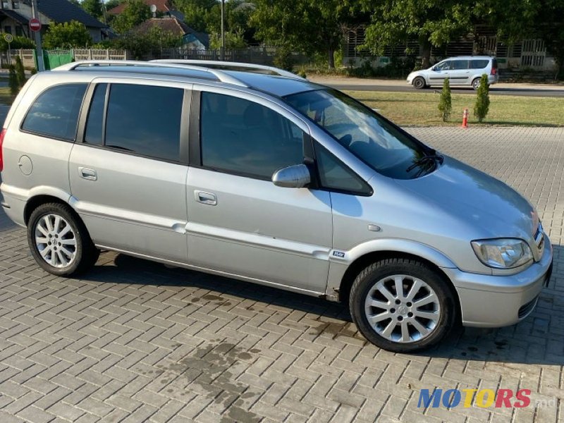 2005' Opel Zafira photo #2