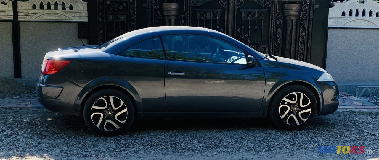 2008' Renault Megane photo #1