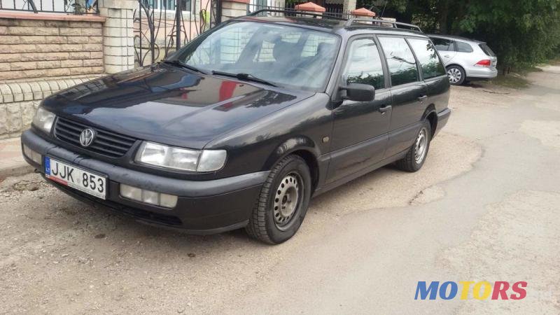 1995' Volkswagen Passat photo #3