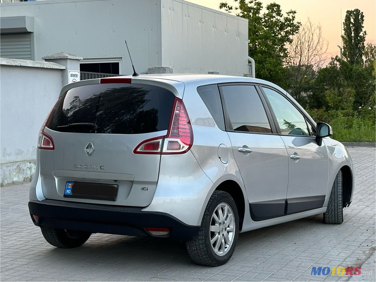 2009' Renault Scenic photo #4