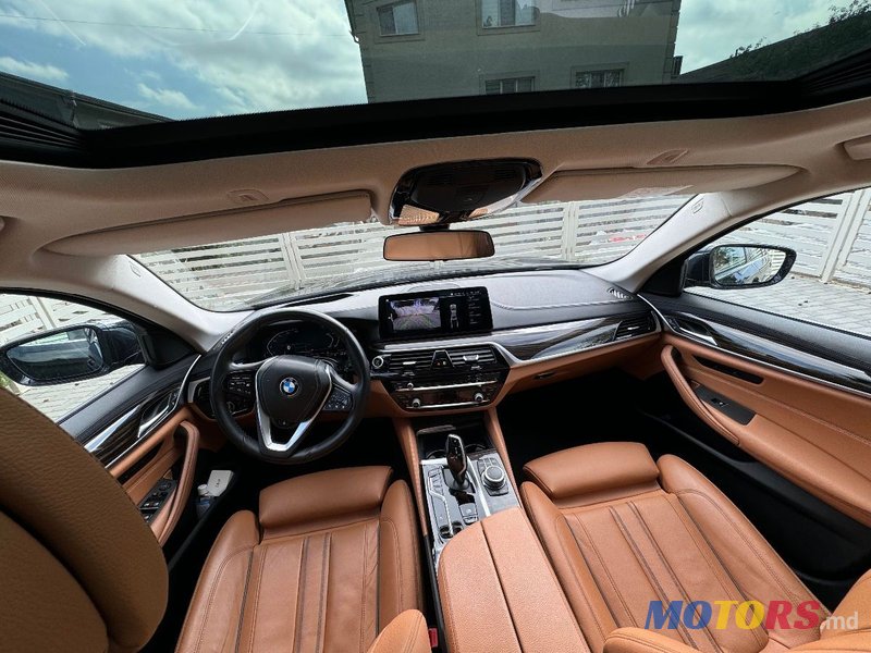 2022' BMW 5 Series photo #5