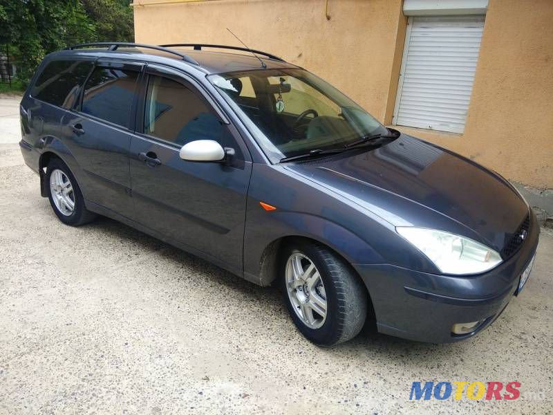 2002' Ford Focus photo #2