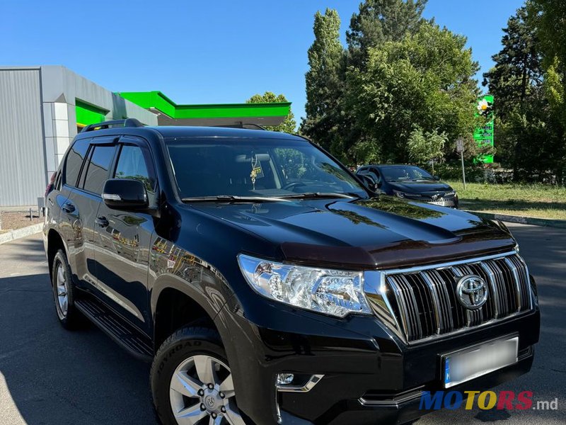 2019' Toyota Land Cruiser Prado photo #2